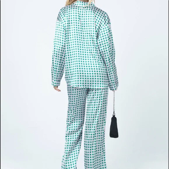 Satin suit set - Picture 3 of 3